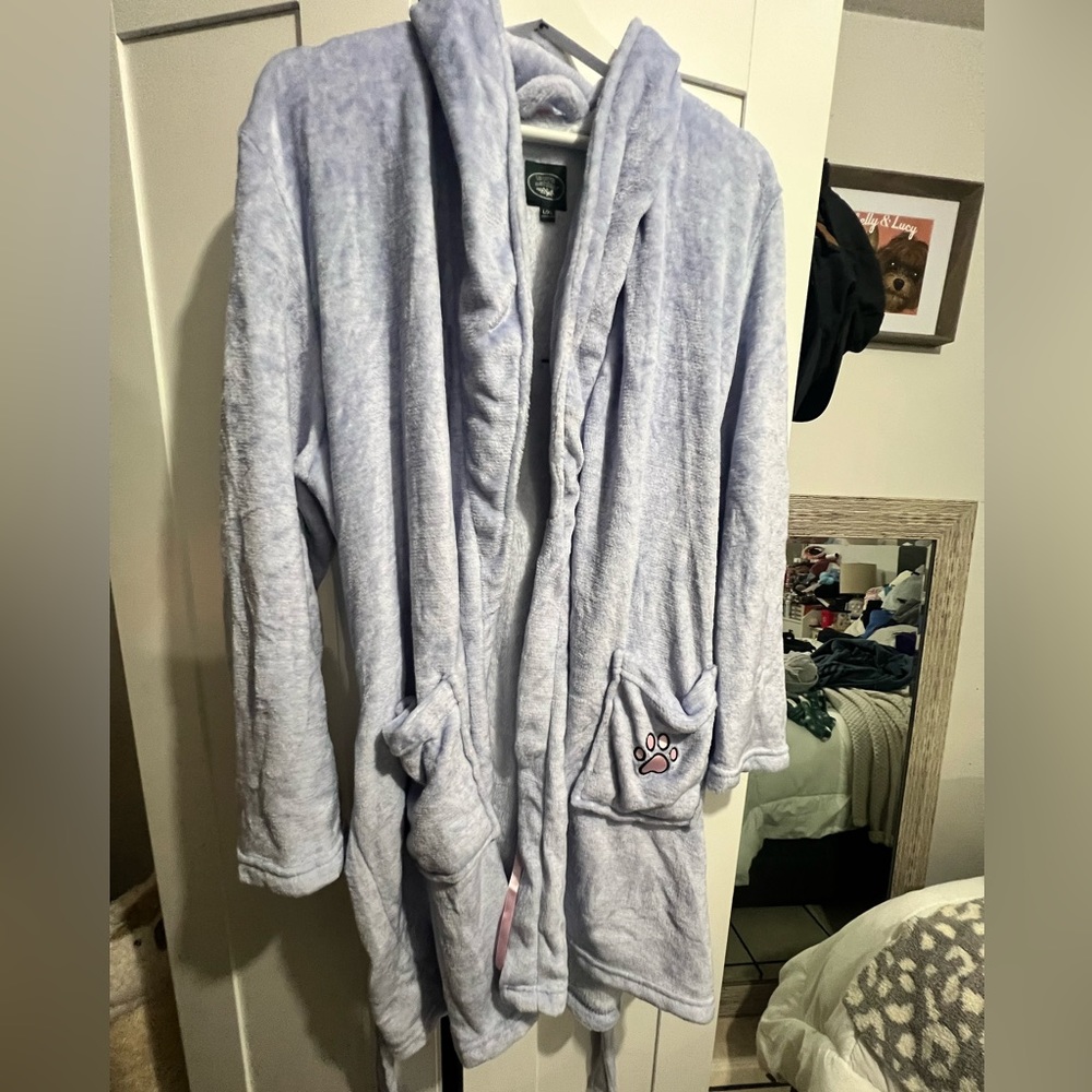 Laura Ashley Paw Robe - Picture 3 of 3
